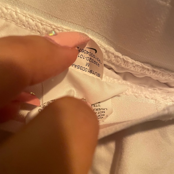 White Nike tennis skirt with built in spanks - Picture 5 of 5